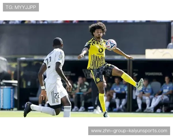 多特边路的传中与后点配合：对手难以抵挡的致命武器