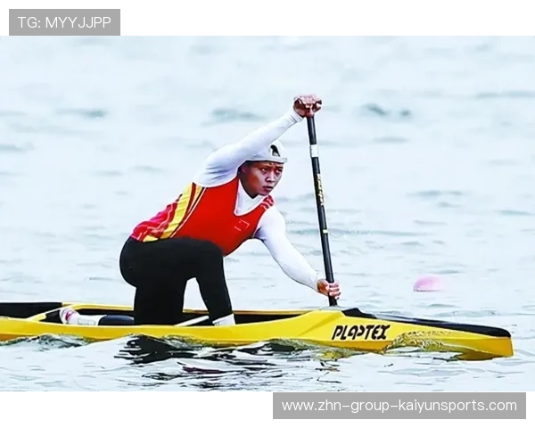 皮划艇选手逆流猛冲如“水上野兽”