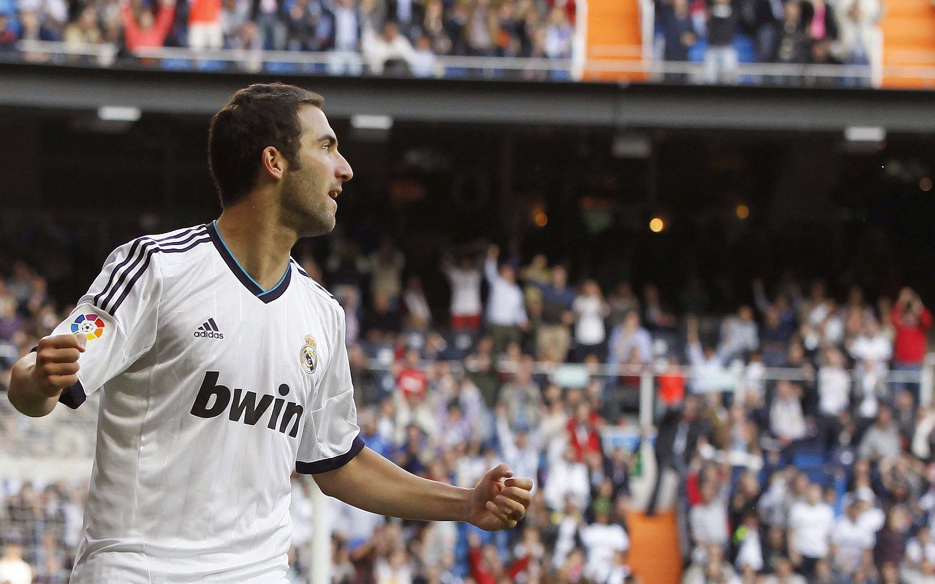 中国花样滑冰全国青少年赛双人滑“姐弟档”节奏流畅 赢得观众掌声